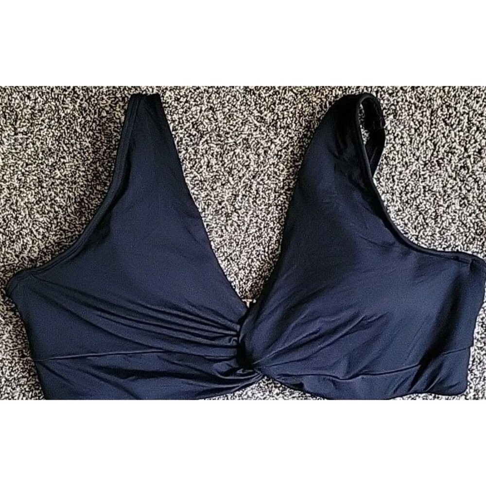 Lands’ End Large 14 D Black Solid Bikini Swim Top Twist Front Padded Bra S1117